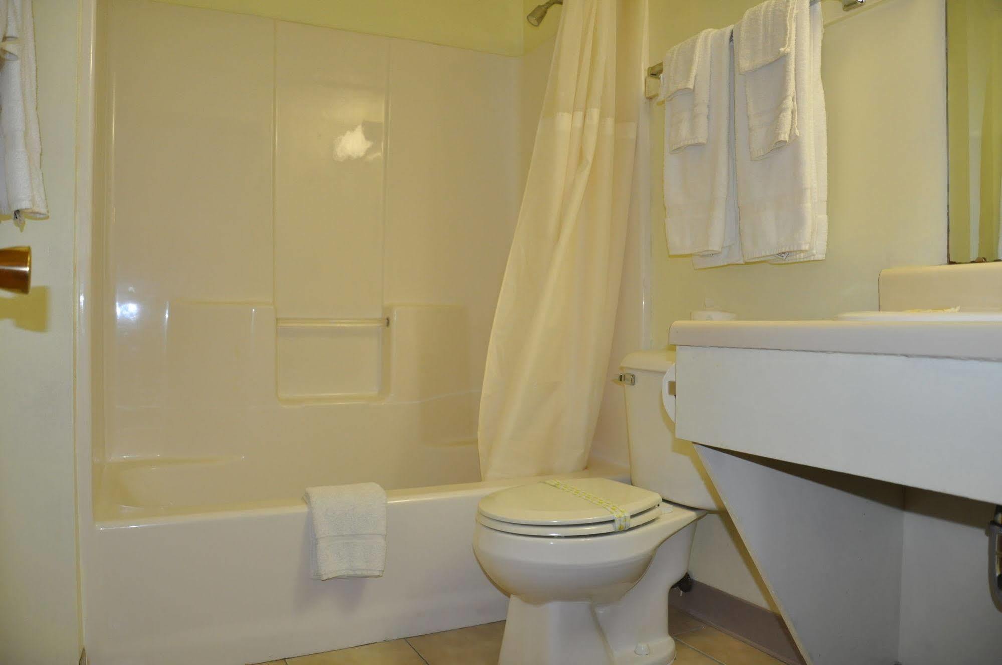 Quality Lodge Sandusky Buitenkant foto